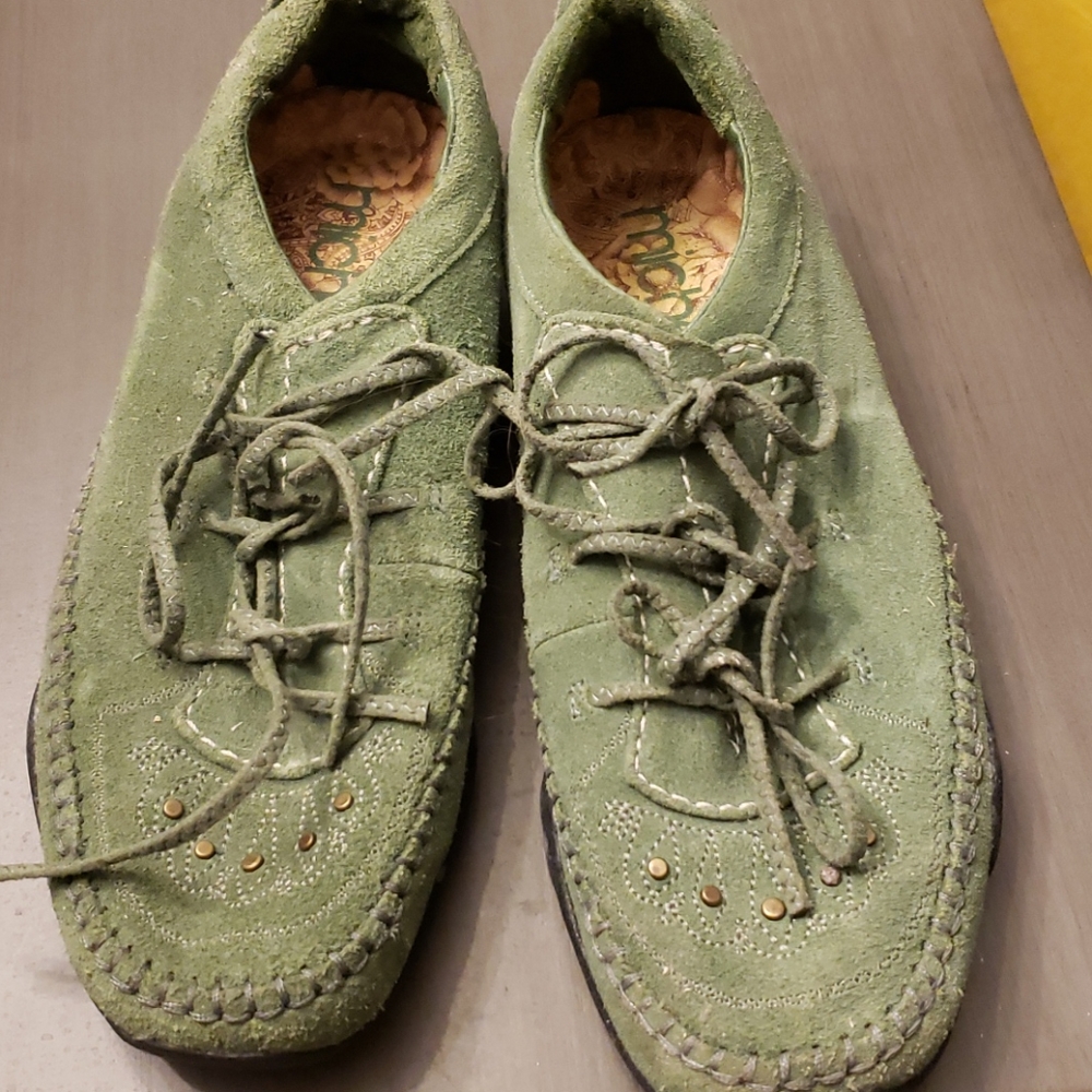 Michelle k Green leather sneakers